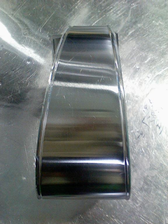 金属板压边后效果